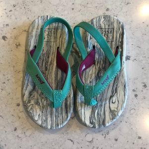 Reef toddler girls flip flop never worn